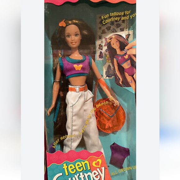 1996 Barbie Teen Courtney Brunette & Freckled Doll - Picture 3 of 8